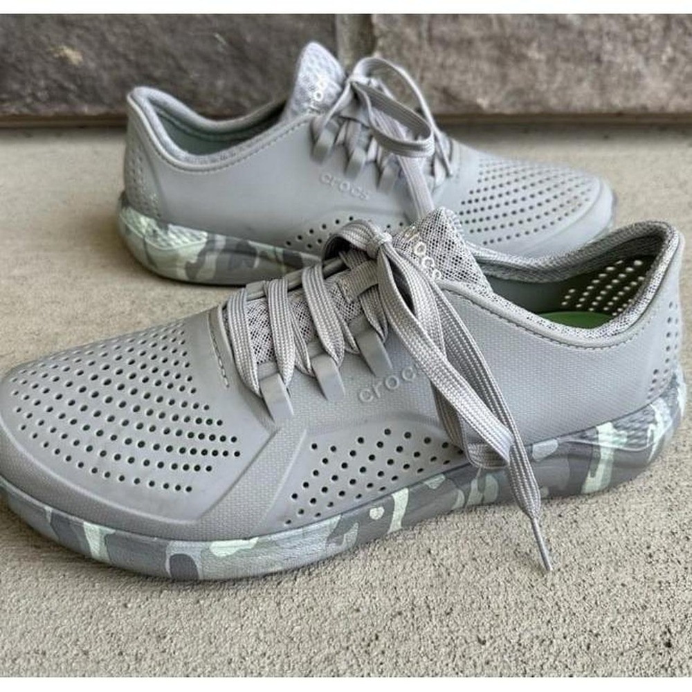 Crocs women's LiteRide printed camo pacer sneakers size 10